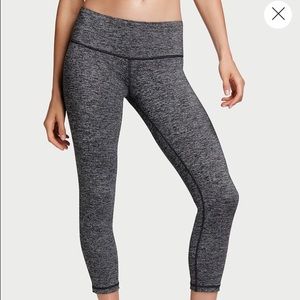 Victoria's Secret Sport Knockout Low Rise Capri XS